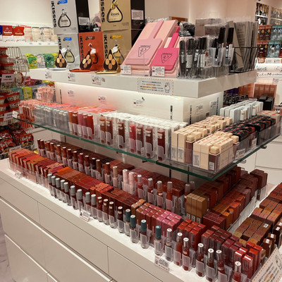 神戸】圧倒的な商品数 にびっくり❣️ qt神戸元町店💄✨ | Trip.com 神戸