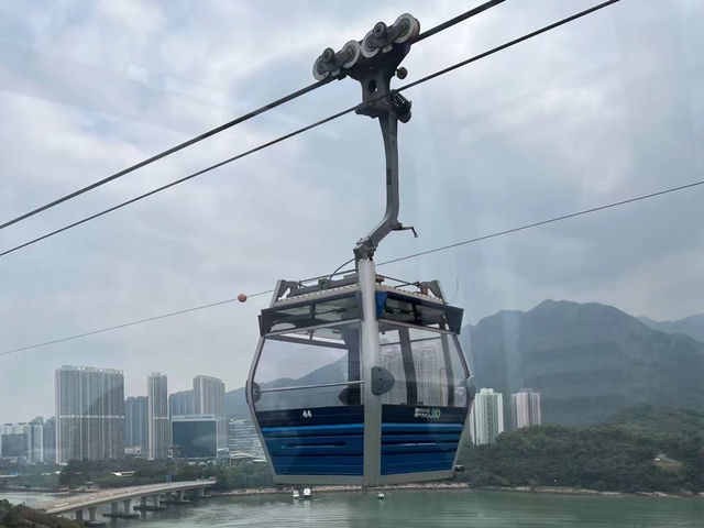 被譽為世界十大最佳纜車體驗之一-昂坪360