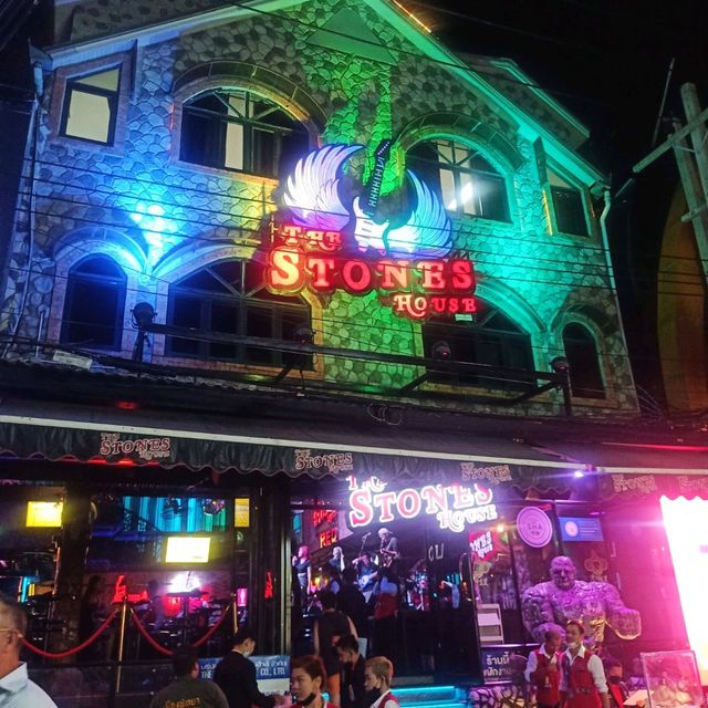 Walking Street พัทยา ค่ำคืนที่ไม่เคยหลับไหล