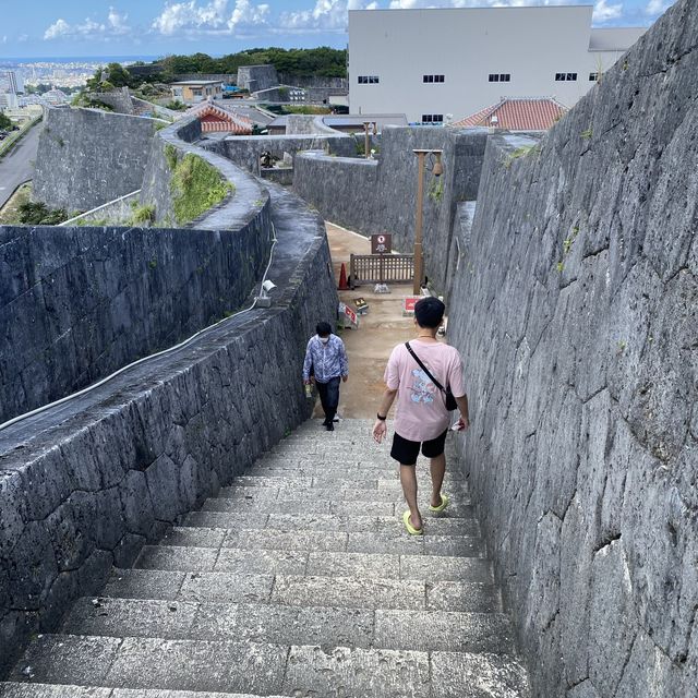Biểu tượng của Okinawa - Shurijo