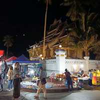 เดินเที่ยวตลาดมืด หลวงพระบาง