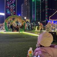 香港親子好去處｜室外篇｜免費歎海景燈飾🎄🥳｜戶外海傍草地放電野餐｜