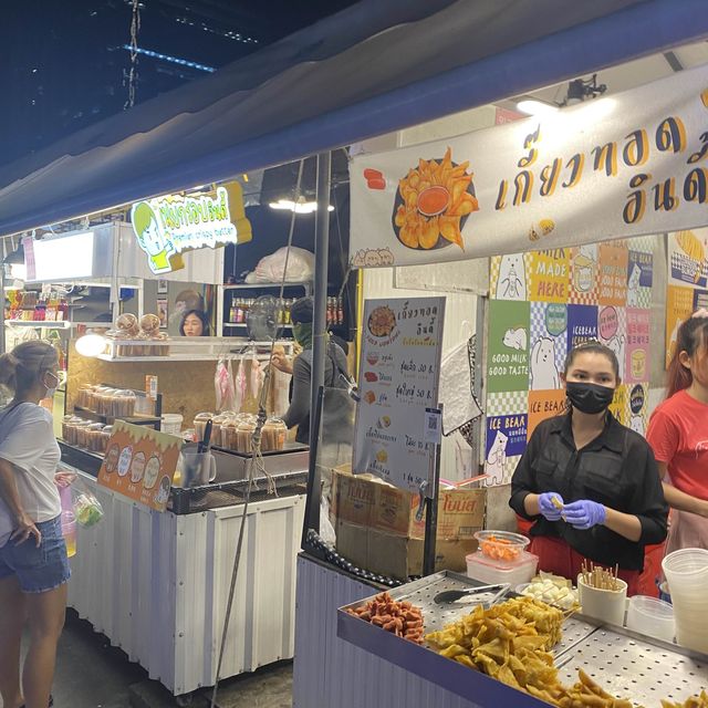 最旺人流—曼谷新夜市景點Jodd Fair