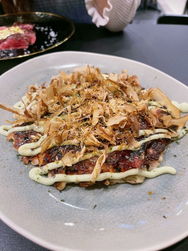 【美食】華麗金箔和牛西冷🐮