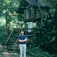 บ้านธารกล่อม นอนฟังเสียงน้ำไหลในอ้อมกอดธรรมชาติ 🌲