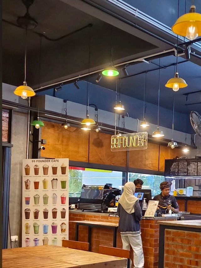 highly recommend to eat here !
