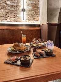 𓆰 Pre Christmas Dinner at Thales Kitchen