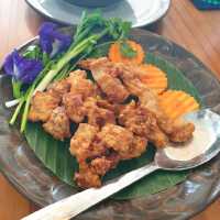 Somsri Eatery สมศรีอาหารไทยๆ