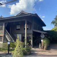ร้านกาแฟเฮือนหม่อน