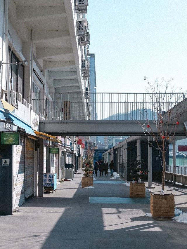 도시의 여유로움이 있는 곳. 세운상가