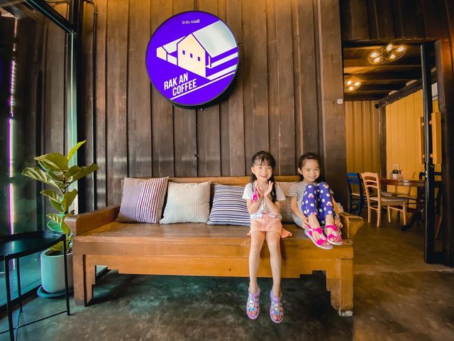 คาเฟ่ย้อนยุคขอนแก่น รักอันคาเฟ่ ☕️