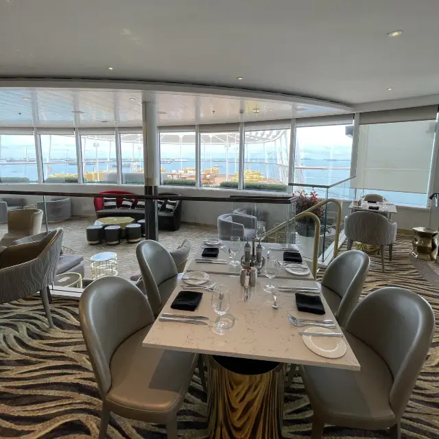 🚢 Exclusive Gold Dining 