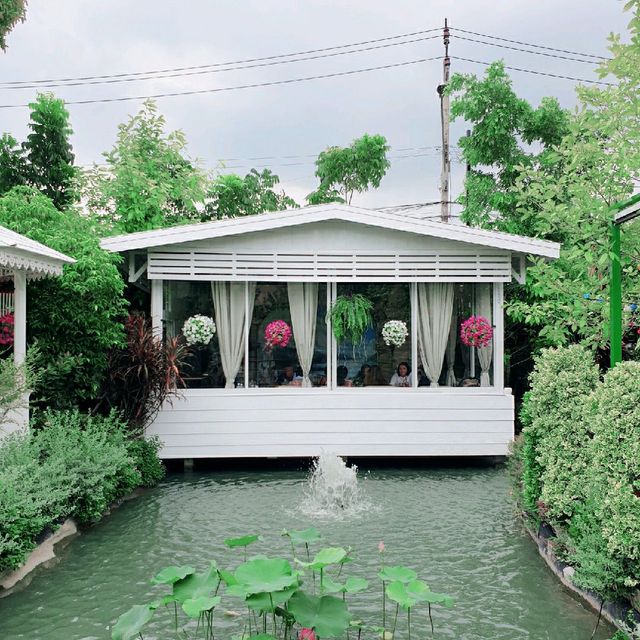 บ้านสวนแสนรัก Garden Cafe' & Restaurant 