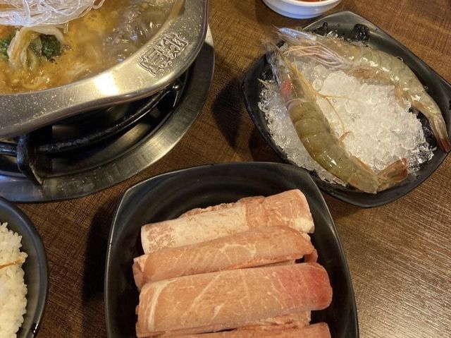 ［苗栗/頭份］ 联亭泡菜鍋 頭份店🍲｜苗栗平價小火鍋 滷肉飯吃到飽 尚順購物中心旁😍 