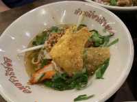 📍曼谷美食。Baan Kuay Tiew Ruathong 船麵。