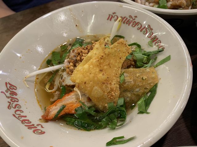 📍曼谷美食。Baan Kuay Tiew Ruathong 船麵。