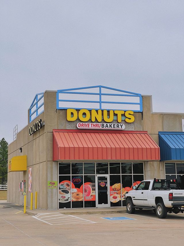 찐미국식 도넛을 맛봐요 🍩 Sooner Donuts