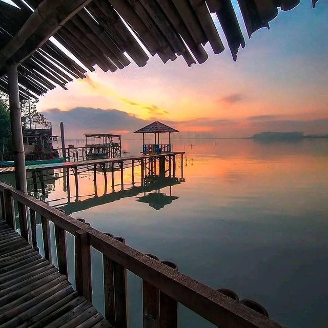 KARANG KERING BEACH : GRESIK