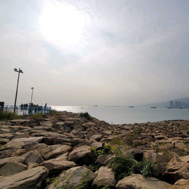 情侶好去處 ～ 屯門黃金海岸海豚廣場 
