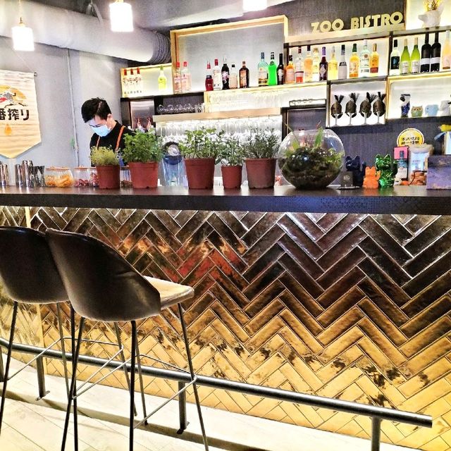西門町酒吧推薦 ZOO BISTRO滷餐小酒館
台式滷味酒吧
