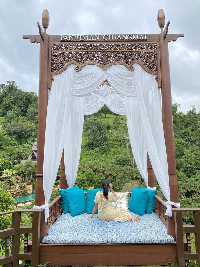 มุมถ่ายรูปถ้ำน้ำตกราวหลุดไปอยู่ในสรวงสวรรค์