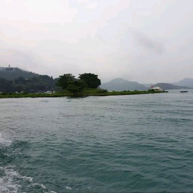 พาเที่ยวทะเลสาบสุริยันจันทรา (Sun Moon Lake)