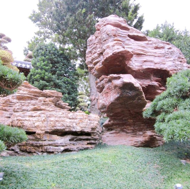 Chi Lin Nunnery and Nan Lian Garden