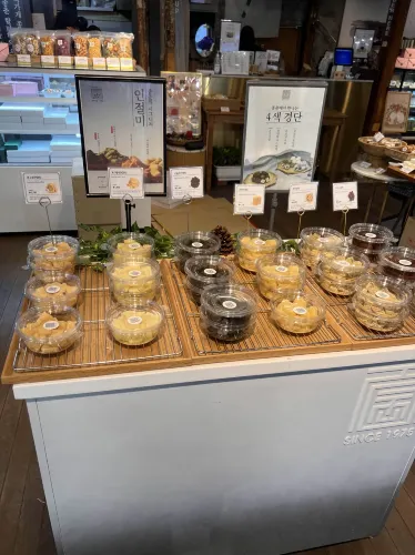 韓国/ソウル【益善洞】店内にカフェスペースもあり🙆♀️お餅屋さん🤍