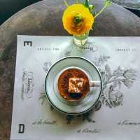 Eden’s Cafe   คาเฟ่สไตล์ฝรั่งเศส