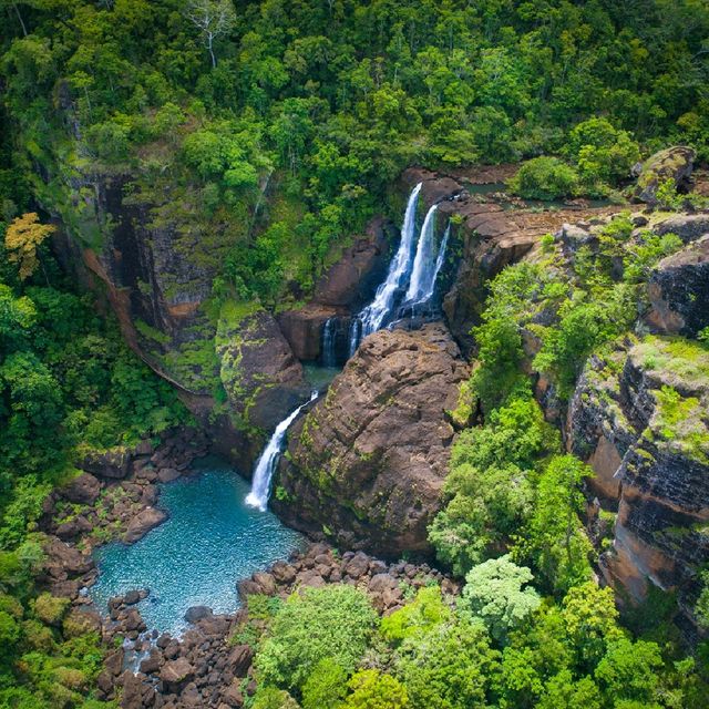 PAPUA NEW GUINEA. LAND OF THE UNEXPECTED