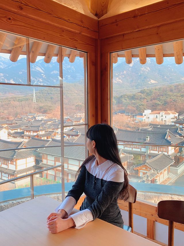 북한산과 한옥마을이 내려다보이는 "1인1잔" 카페