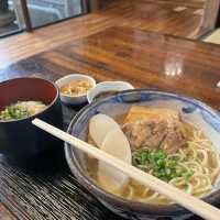 沖縄そばと海産物料理の店 楚辺