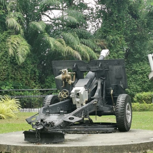 Check out Fort Siloso at Sentosa 
