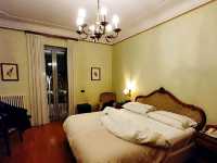 luxury hotel with good price in Como