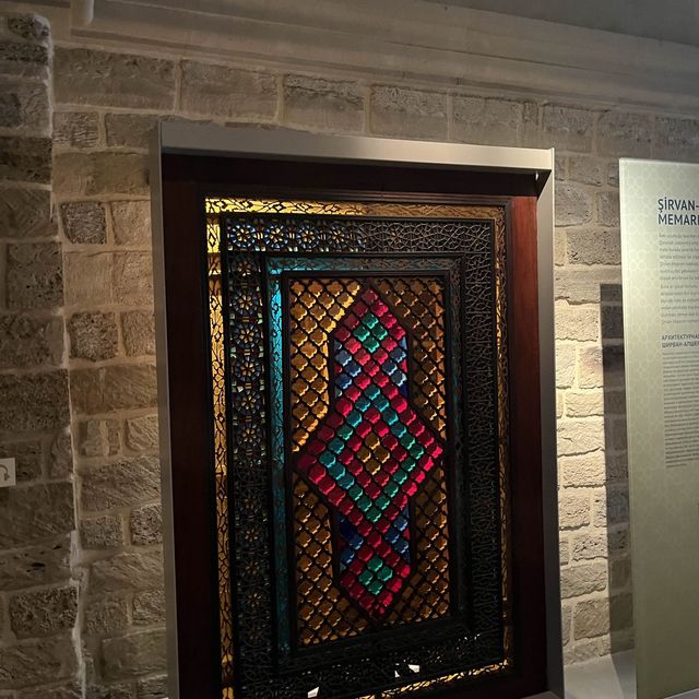 シルヴァンシャー宮殿内部の展示
