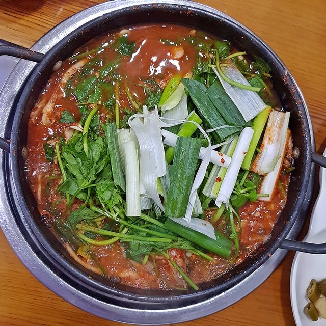 파주 민물 매운탕 맛집. 원조두지리매운탕