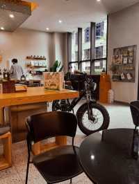 M2 Coffee: Great spot for coffee & bakeries!