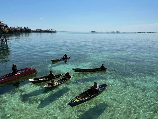 Famous Underwater World Tourist Center • Semporna