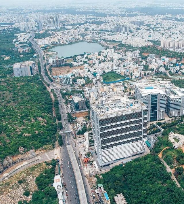 The sixth largest city in India that is currently developing at full speed.