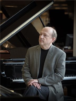 2025國際鋼琴系列：馬克-安德烈·哈默林鋼琴獨奏音樂會｜音樂會 | 國家大劇院-音樂廳