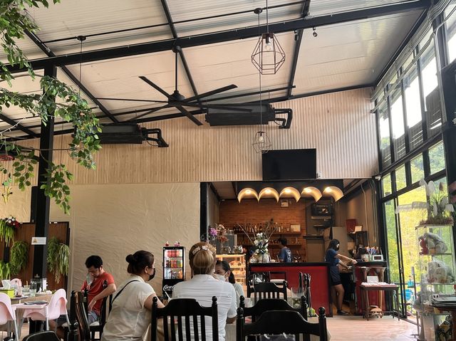 🐇 ร้านโพรงกระต่าย Rabbit Hole AT Phuket🐇