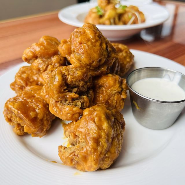 HOOTERS 美式餐廳