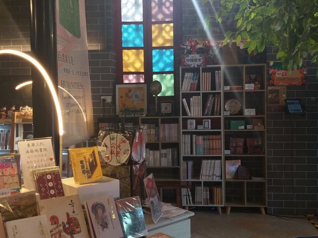 香港極有書卷味的古蹟：油麻地書院