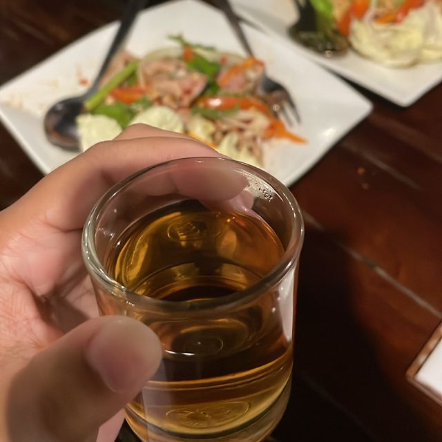 ชากา นั่งชิว