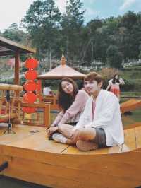   ล่องเรือแบบจีนยูนานที่บ้านรักไทย ต้องมา