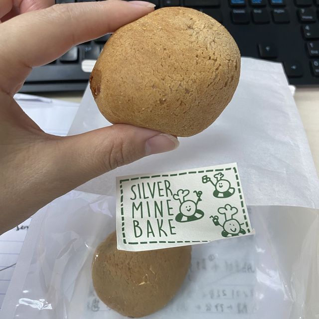 人氣麻糬，肉鬆和紫薯味都不錯 