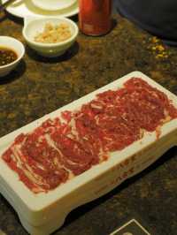 鮮牛肉火鍋，牛丸多汁彈牙