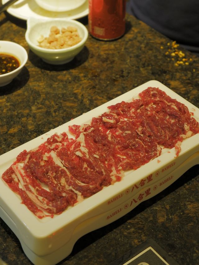 鮮牛肉火鍋，牛丸多汁彈牙