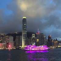 霓虹燈光下的無敵海景～