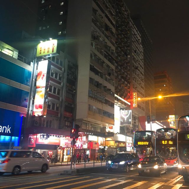 홍콩여행 다녀왔어요:) 홍콩의 야경도 보고 발관리도 받고:)